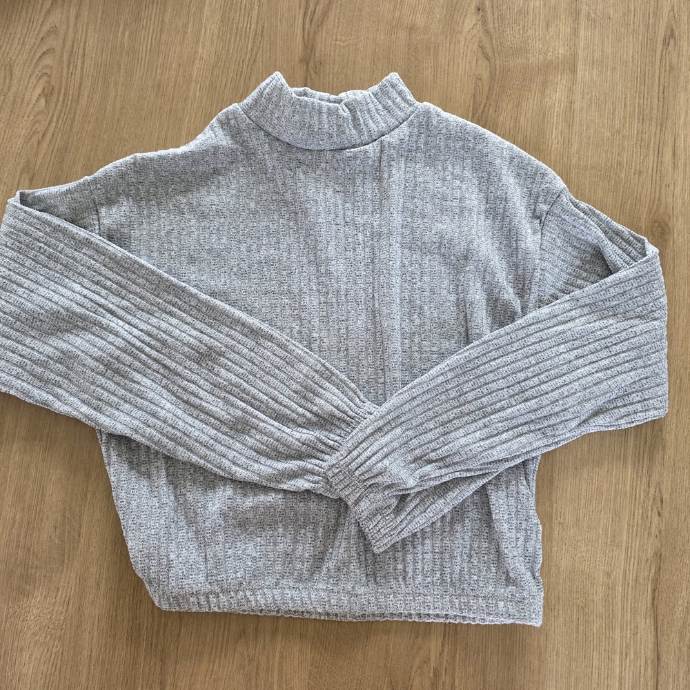 Olivia Rae Light Gray Turtleneck Crop Sweater